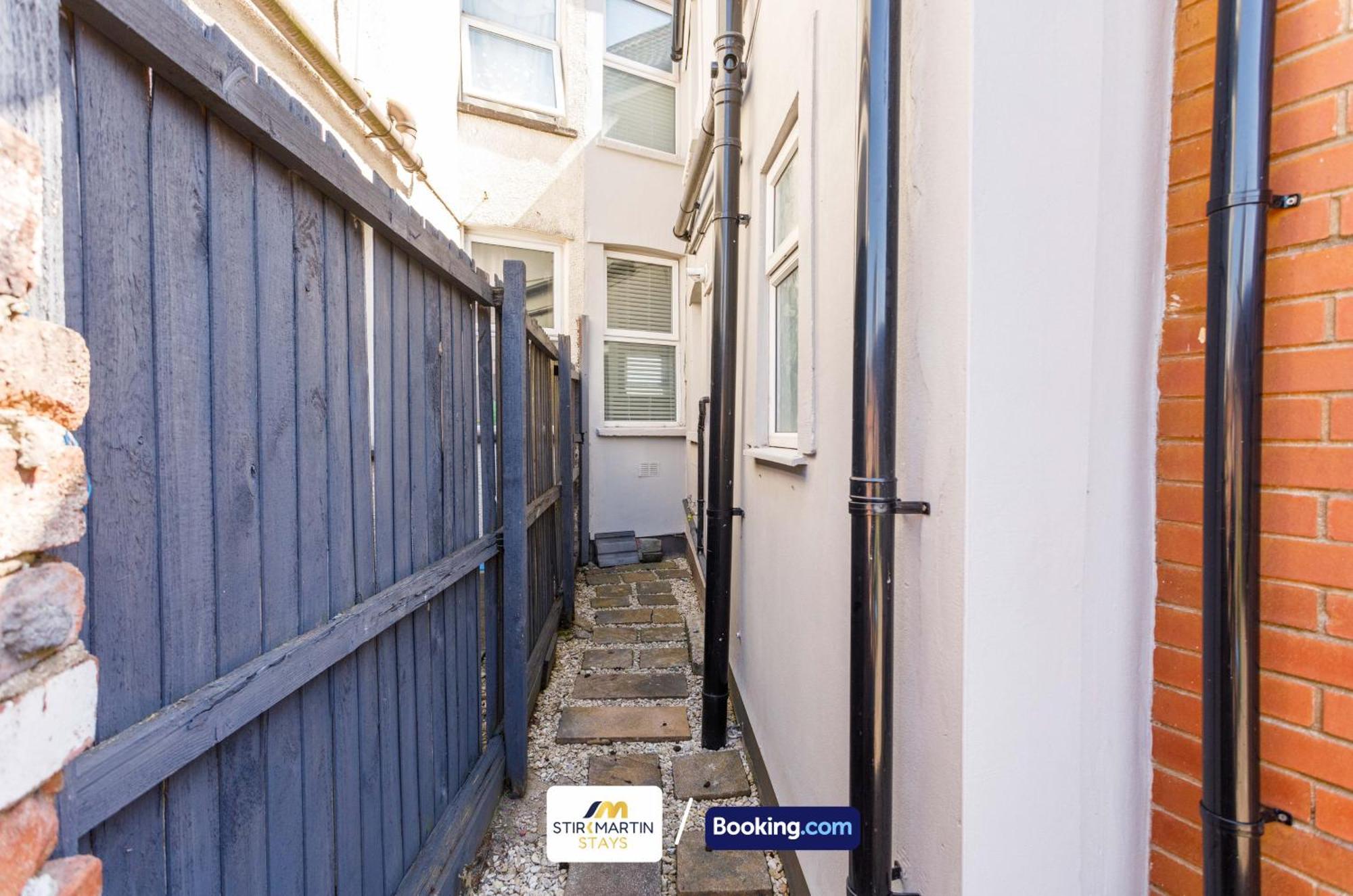 Comfy 3Bed House By Stirkmartin Stays Short Lets & Serviced Accommodation Cardiff With Free Parking & 8Mins To City Centre Ngoại thất bức ảnh