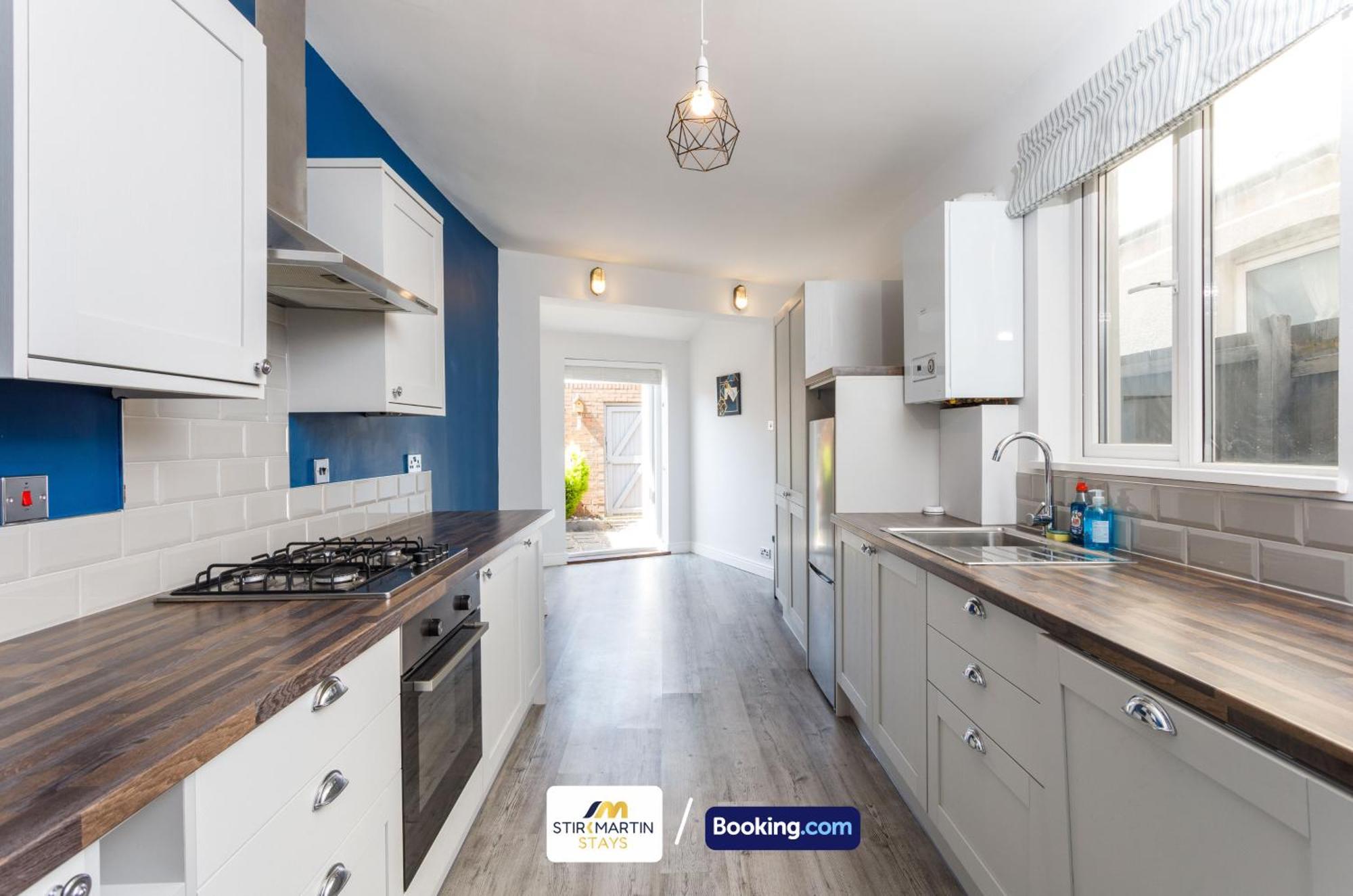 Comfy 3Bed House By Stirkmartin Stays Short Lets & Serviced Accommodation Cardiff With Free Parking & 8Mins To City Centre Ngoại thất bức ảnh