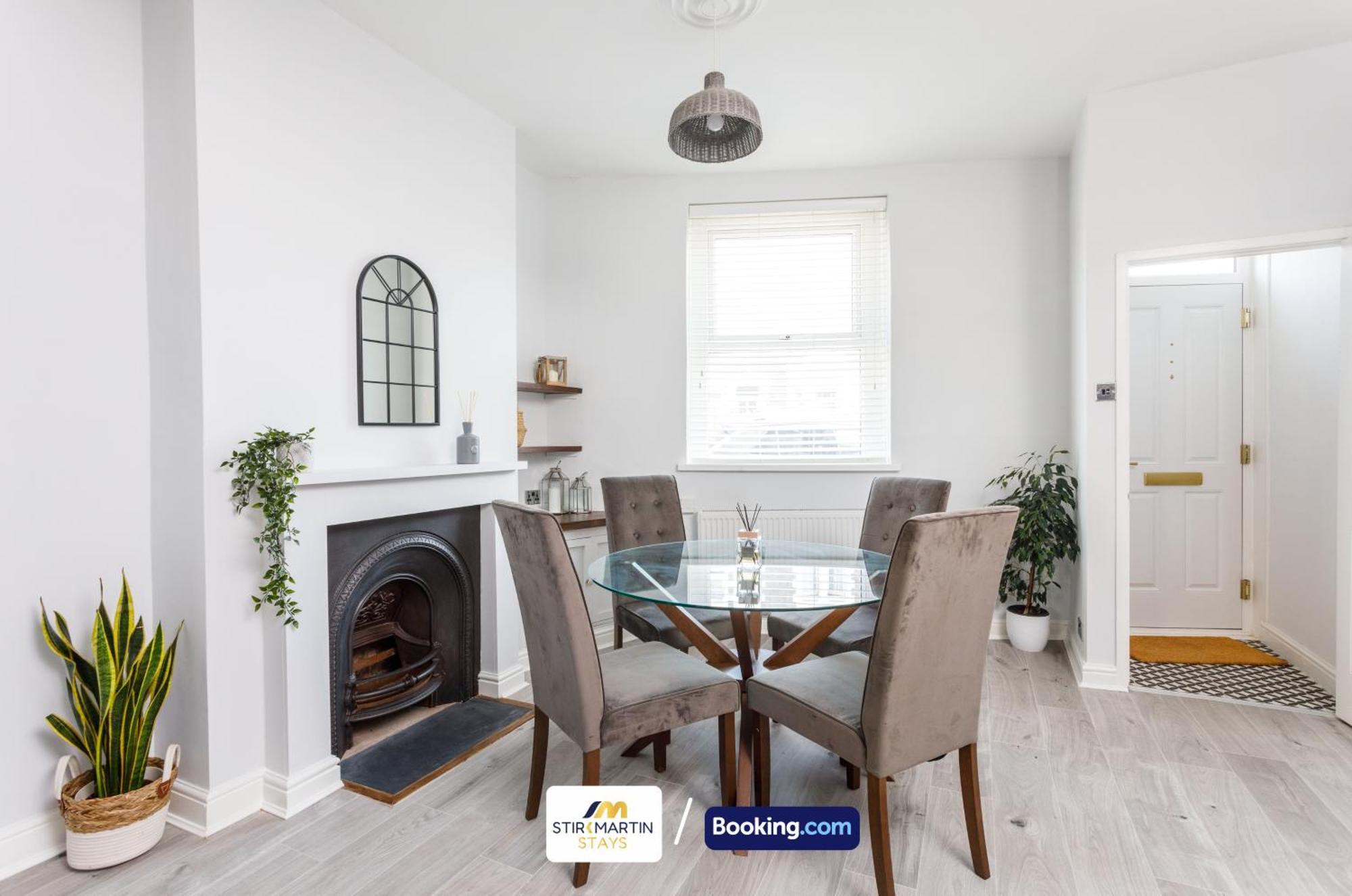 Comfy 3Bed House By Stirkmartin Stays Short Lets & Serviced Accommodation Cardiff With Free Parking & 8Mins To City Centre Ngoại thất bức ảnh