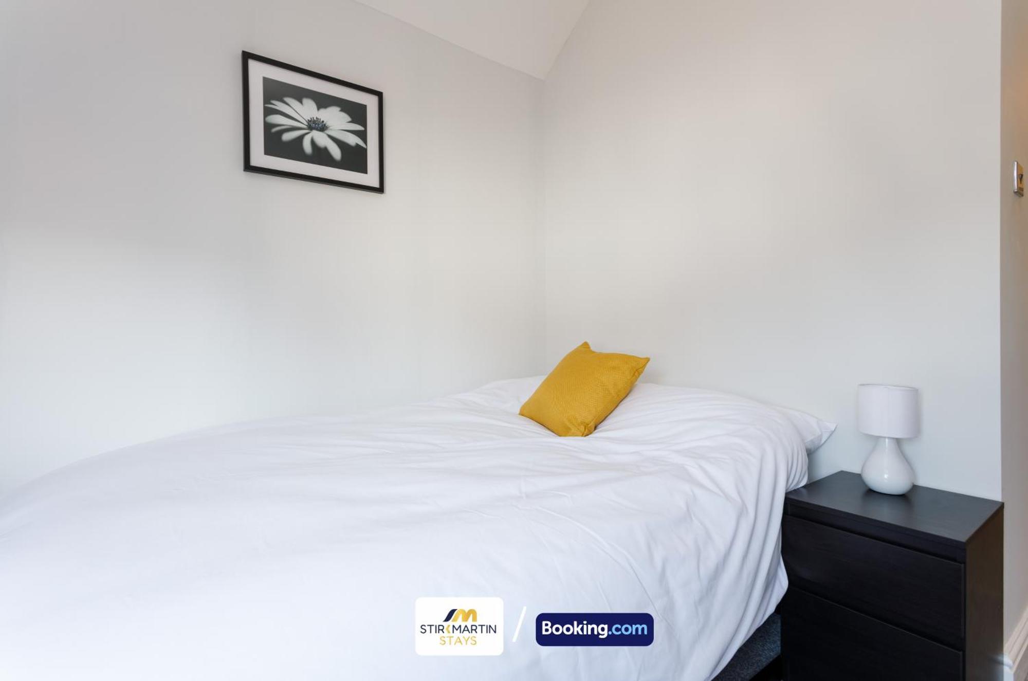 Comfy 3Bed House By Stirkmartin Stays Short Lets & Serviced Accommodation Cardiff With Free Parking & 8Mins To City Centre Ngoại thất bức ảnh